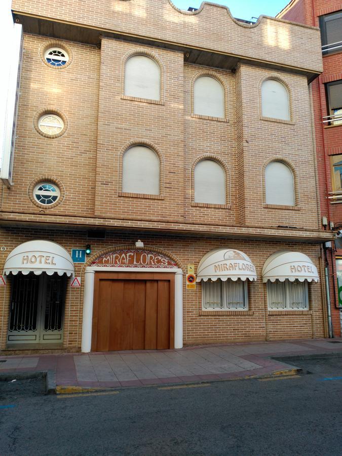 Hotel Miraflores Alcobendas Bagian luar foto